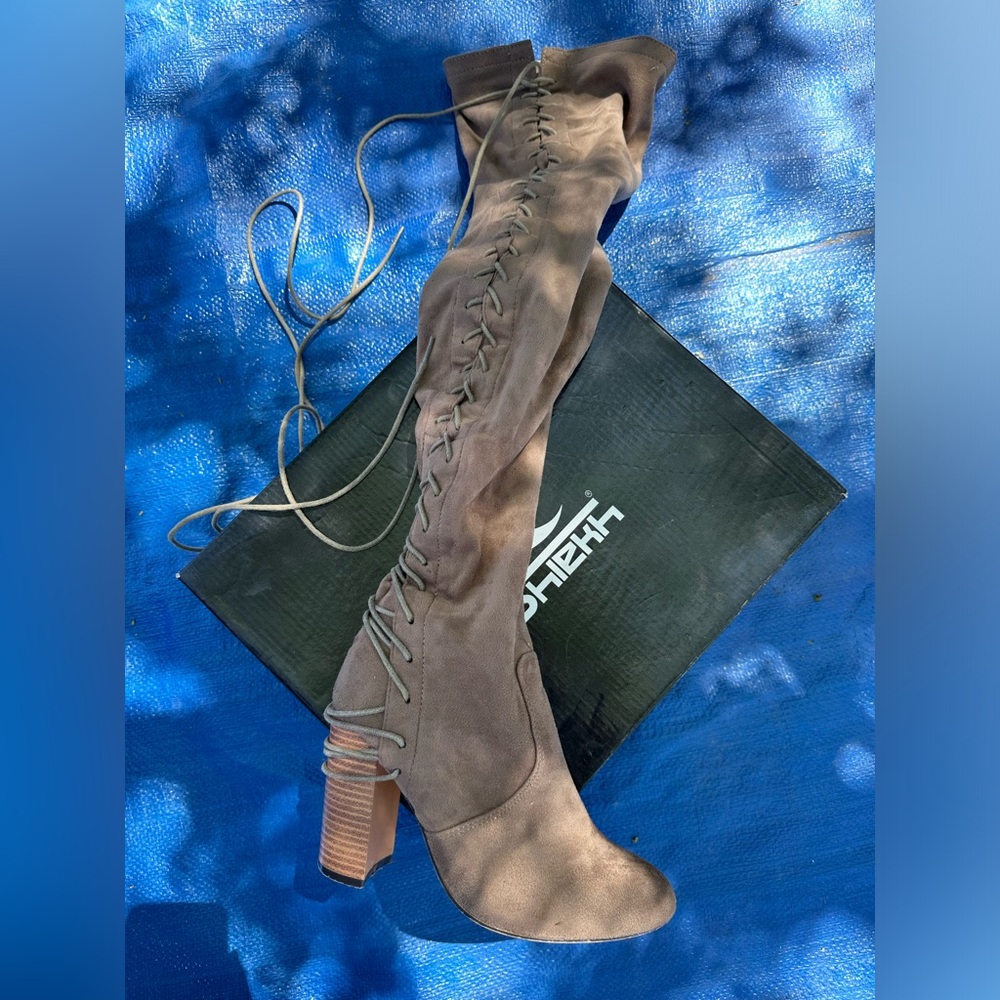 Women’s over the knee heeled boots